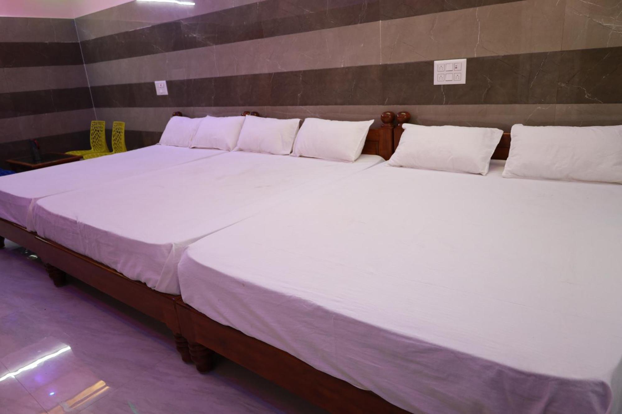 Отель Rv Residency Wodapatti Экстерьер фото