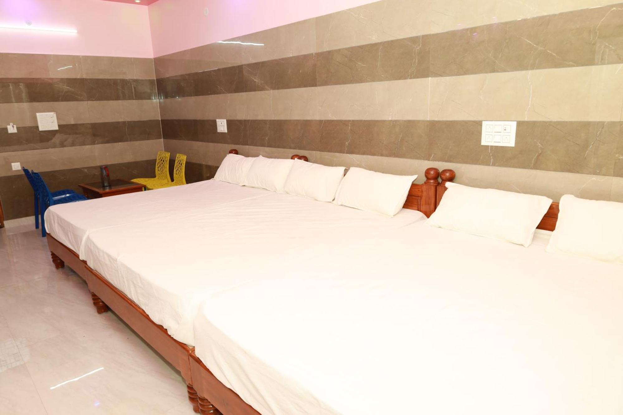 Отель Rv Residency Wodapatti Экстерьер фото