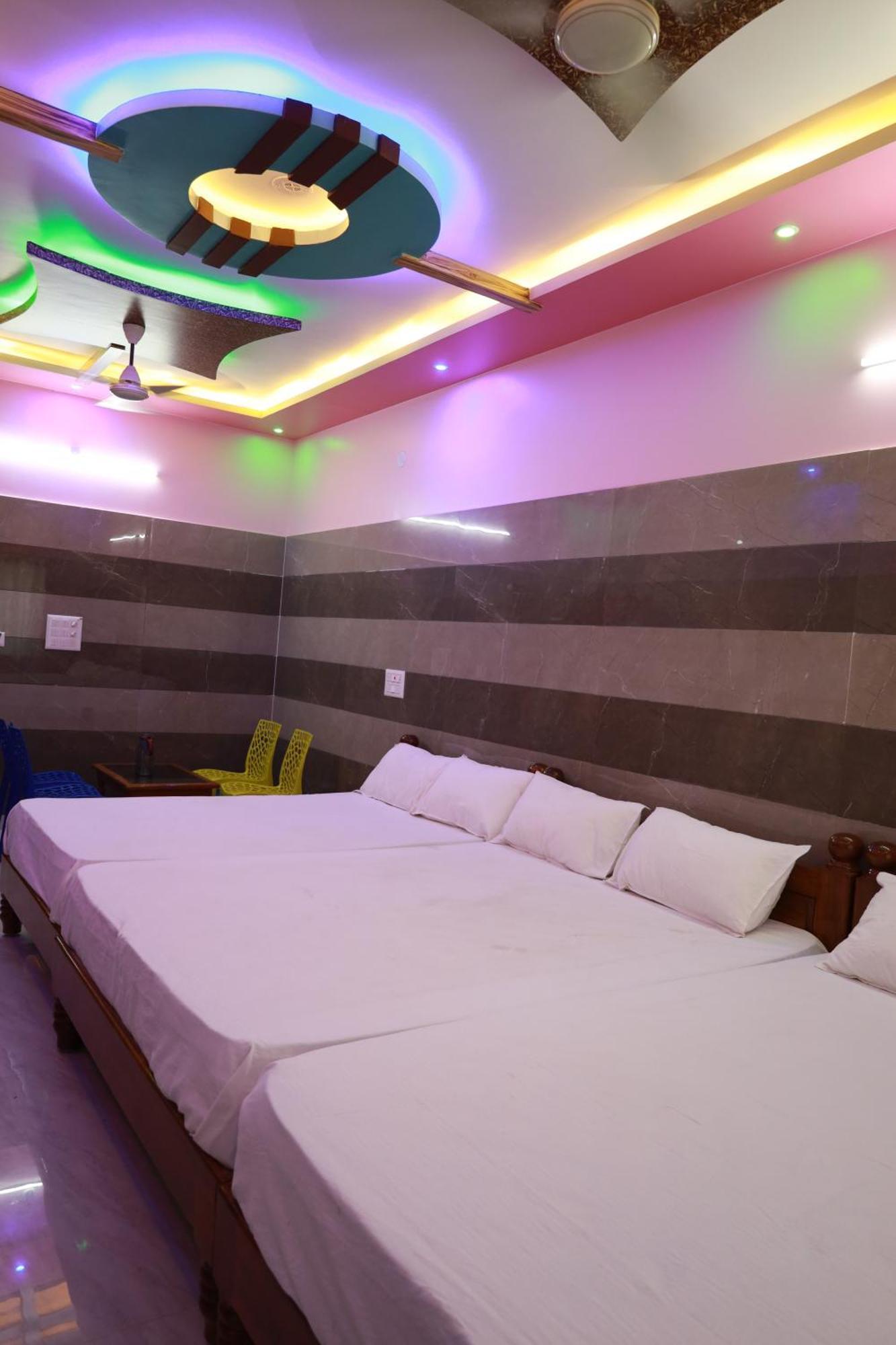 Отель Rv Residency Wodapatti Экстерьер фото