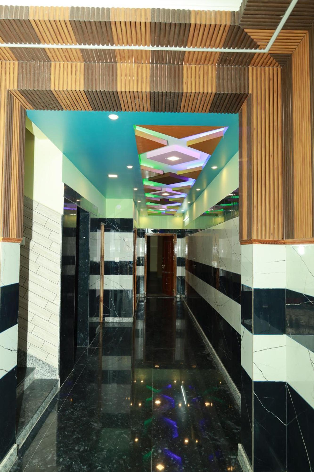 Отель Rv Residency Wodapatti Экстерьер фото