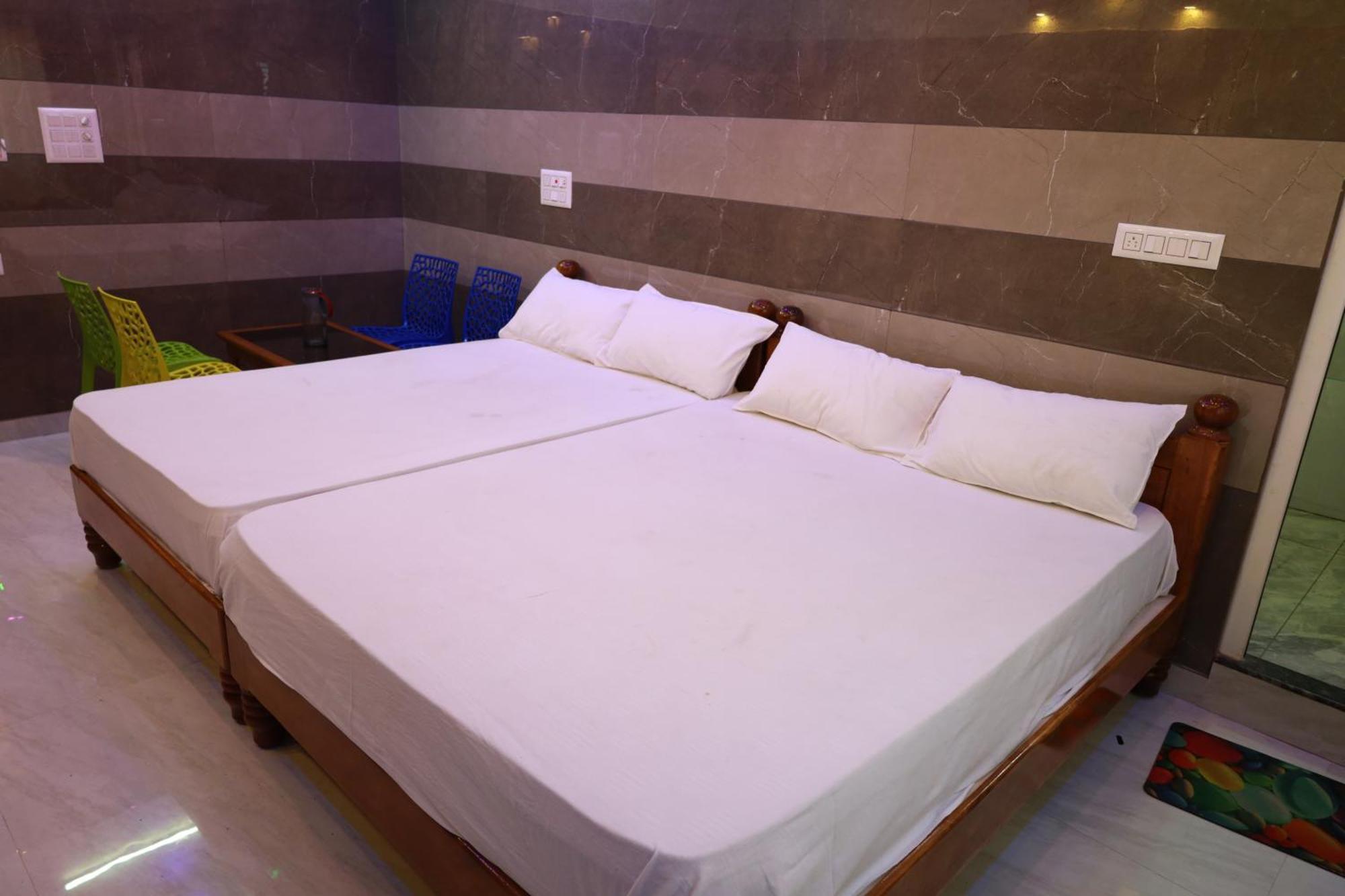 Отель Rv Residency Wodapatti Экстерьер фото
