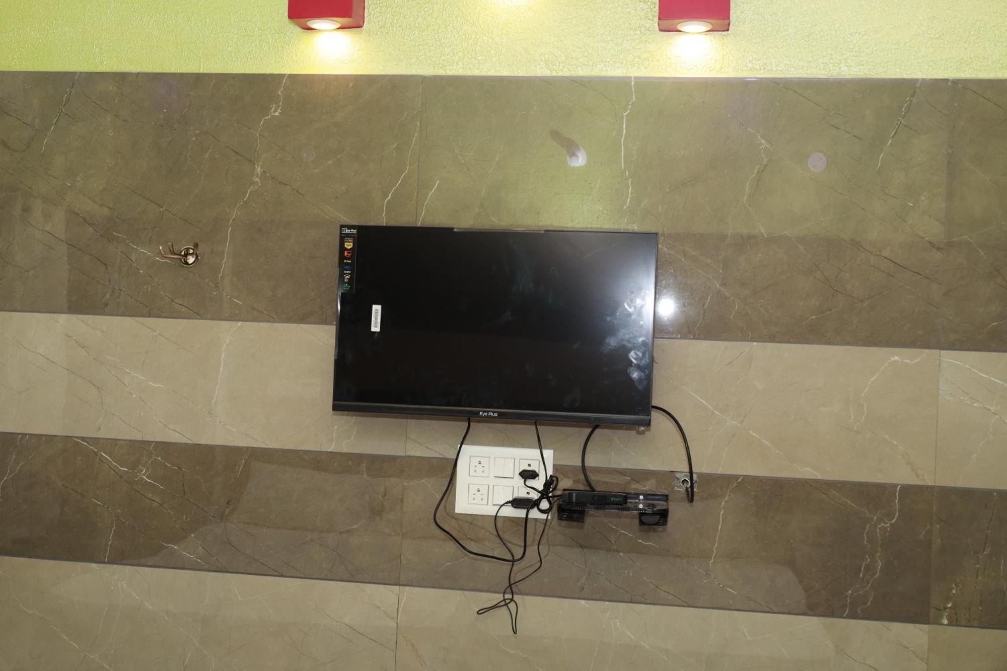 Отель Rv Residency Wodapatti Экстерьер фото