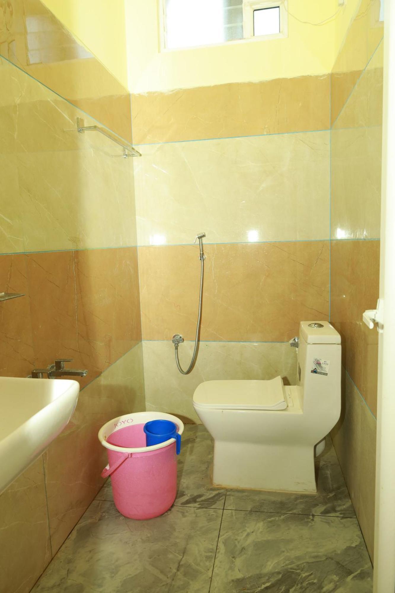 Отель Rv Residency Wodapatti Экстерьер фото